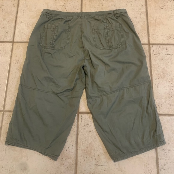 Denver Hayes Hanna High-Rise Crop/Capri Cargo Pants Size 12 - Olive Green - Picture 4 of 8